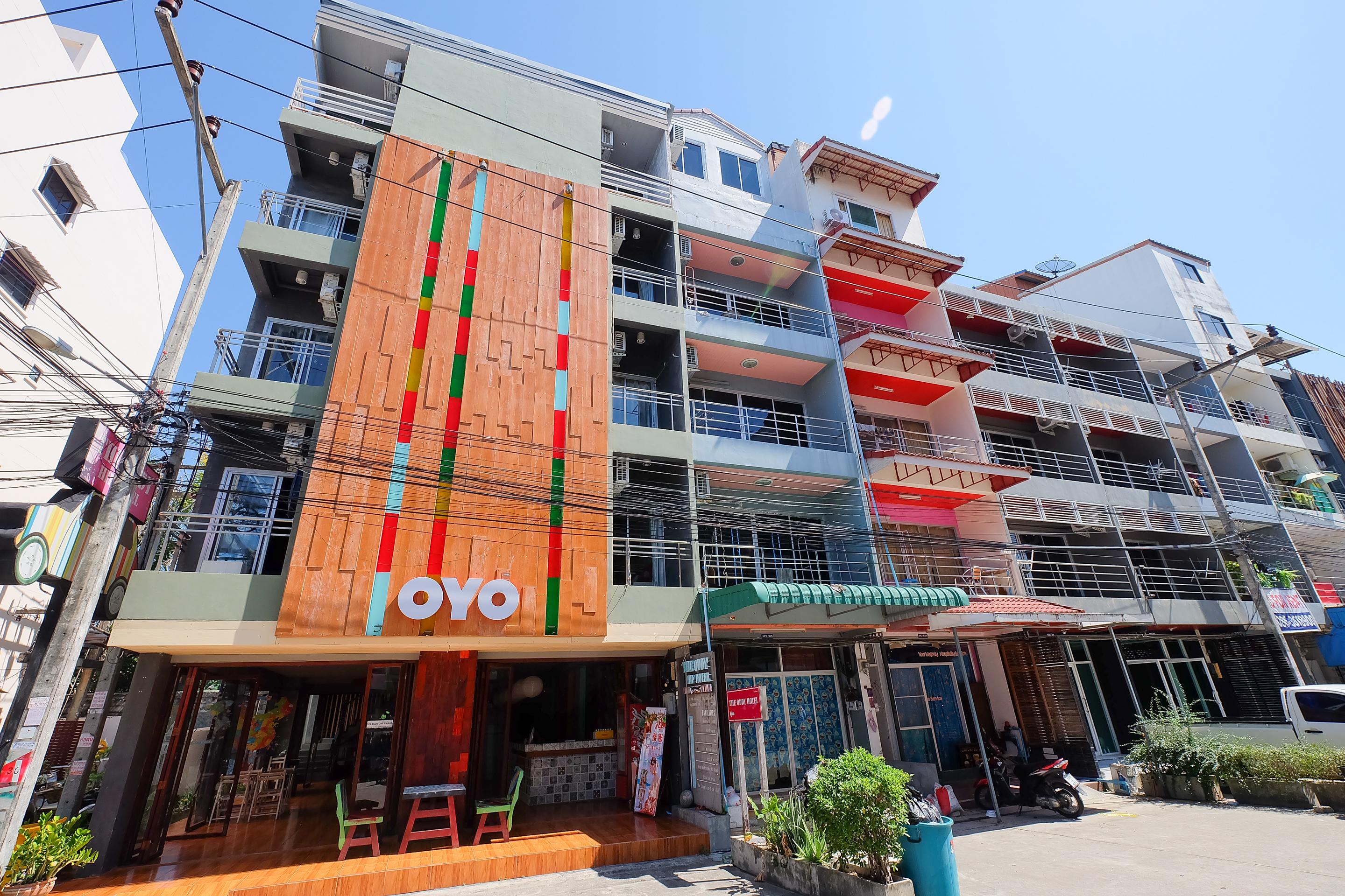 Oyo 292 The Oddy Hip Hotel Patong Exterior foto